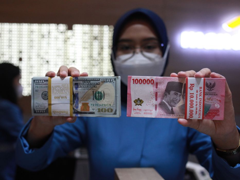 Rupiah Melemah Menjelang Rilis Data Neraca Perdagangan Indonesia