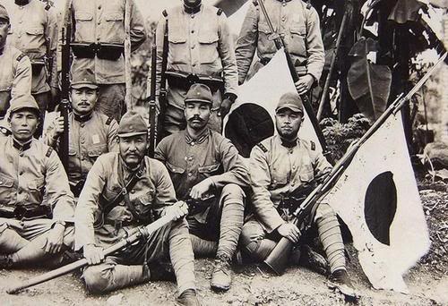 Sumber: detik.com, historia.id