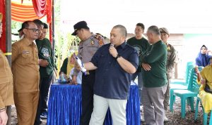 Bupati Tapsel Dolly Pasaribu saat menggelar GPM Pemkab Tapsel di Tantom Angkola, Senin (1/4-24). Foto : BP/Ist