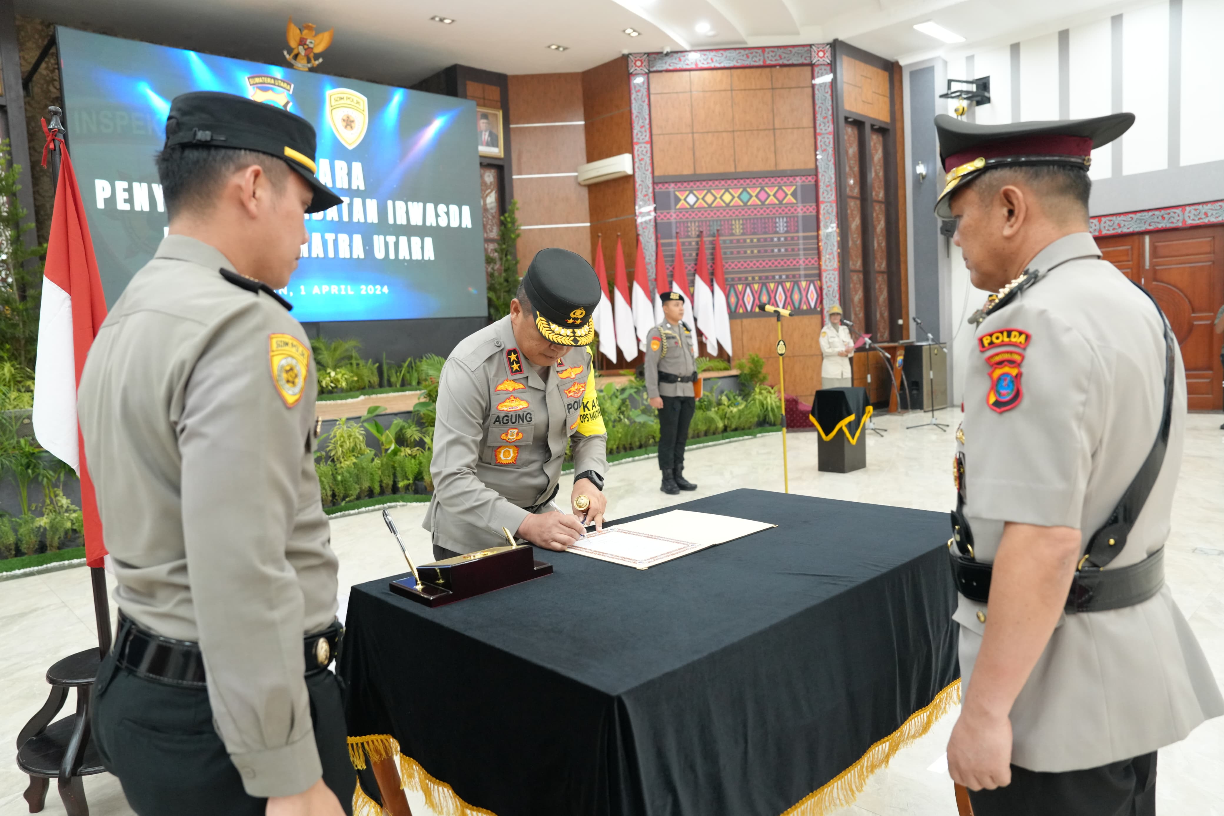 Kapolda Sumut memimpin masa purna bakti Irwasda Polda Sumut.(Istimewa)