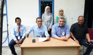 Kadishub Medan Iswar Lubis saat foto bersama. BP/erwan