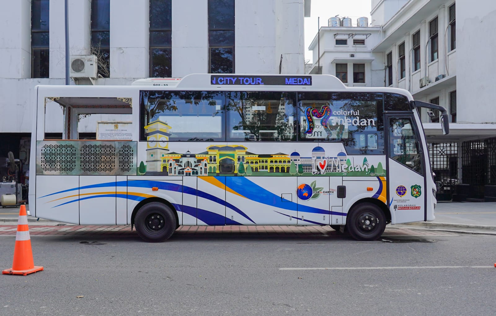 Bus wisata gratis. BP/erwan