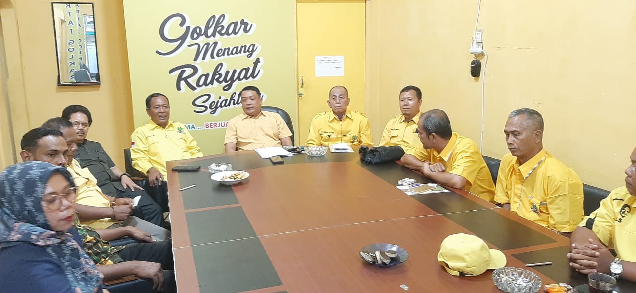 Ketua Tim Penjaringan dan Pendaftaran Balon Wali Kota dan Wakil Wali Kota Padangsidimpuan periode 2024-2029 DPD Partai Golkar Kota Padangsidimpuan saat Konferensi Pers, Selasa (16/4-24). Foto : BP/Ist