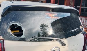 Mobil wartawan yang dirusak.(Istimewa)