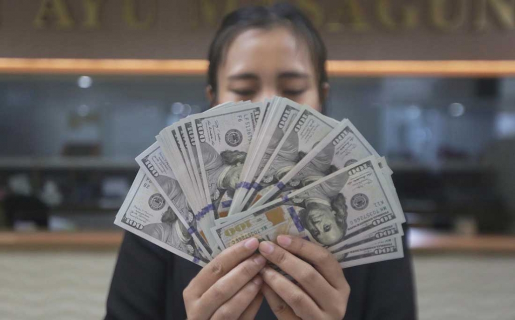 Nilai Tukar Rupiah Melemah Terhadap Dolar AS