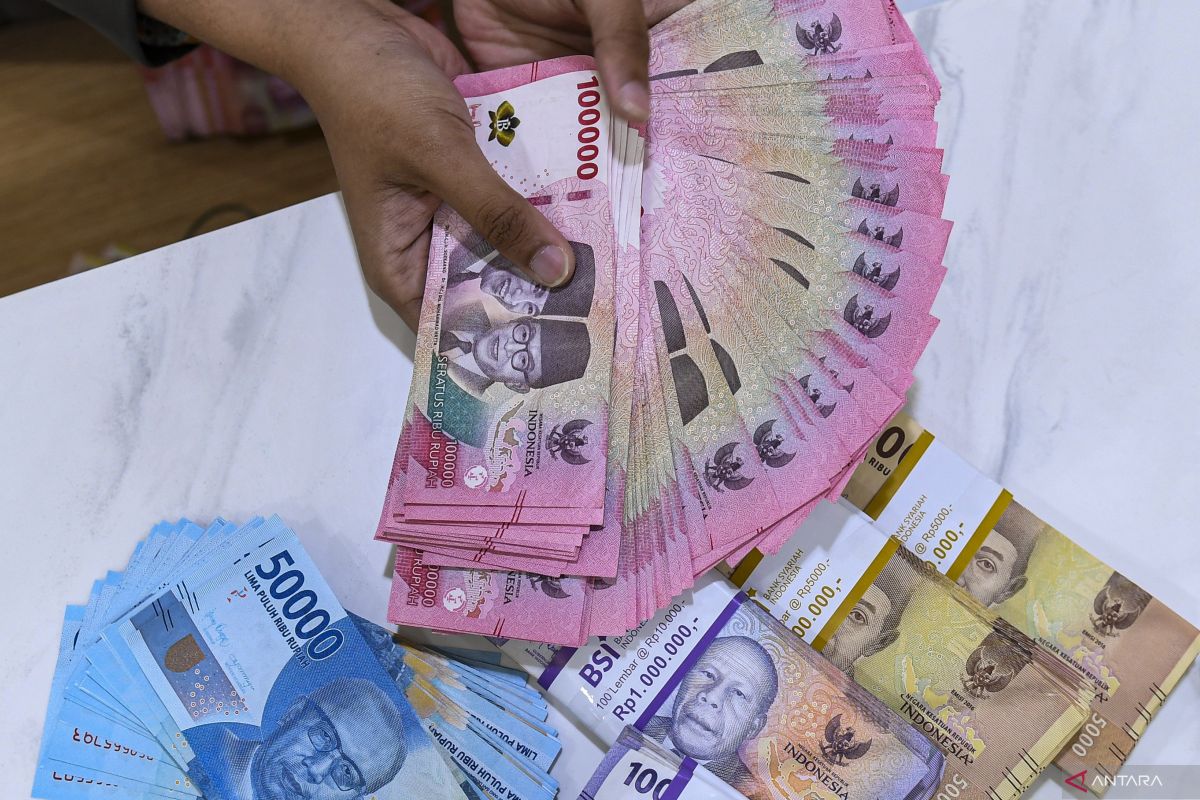 Nilai Tukar Rupiah Menguat Terhadap Dolar AS Sebelum Pengumuman RDG BI