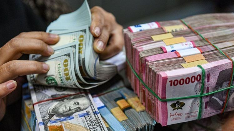 Nilai Tukar Rupiah Naik Terhadap Dolar AS di Awal Pekan