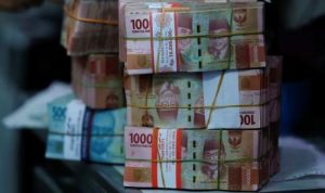 Pasar Bersorak Gembira dengan Hasil Pemilu 2024, Rupiah Tergelincir Jelang RDG BI