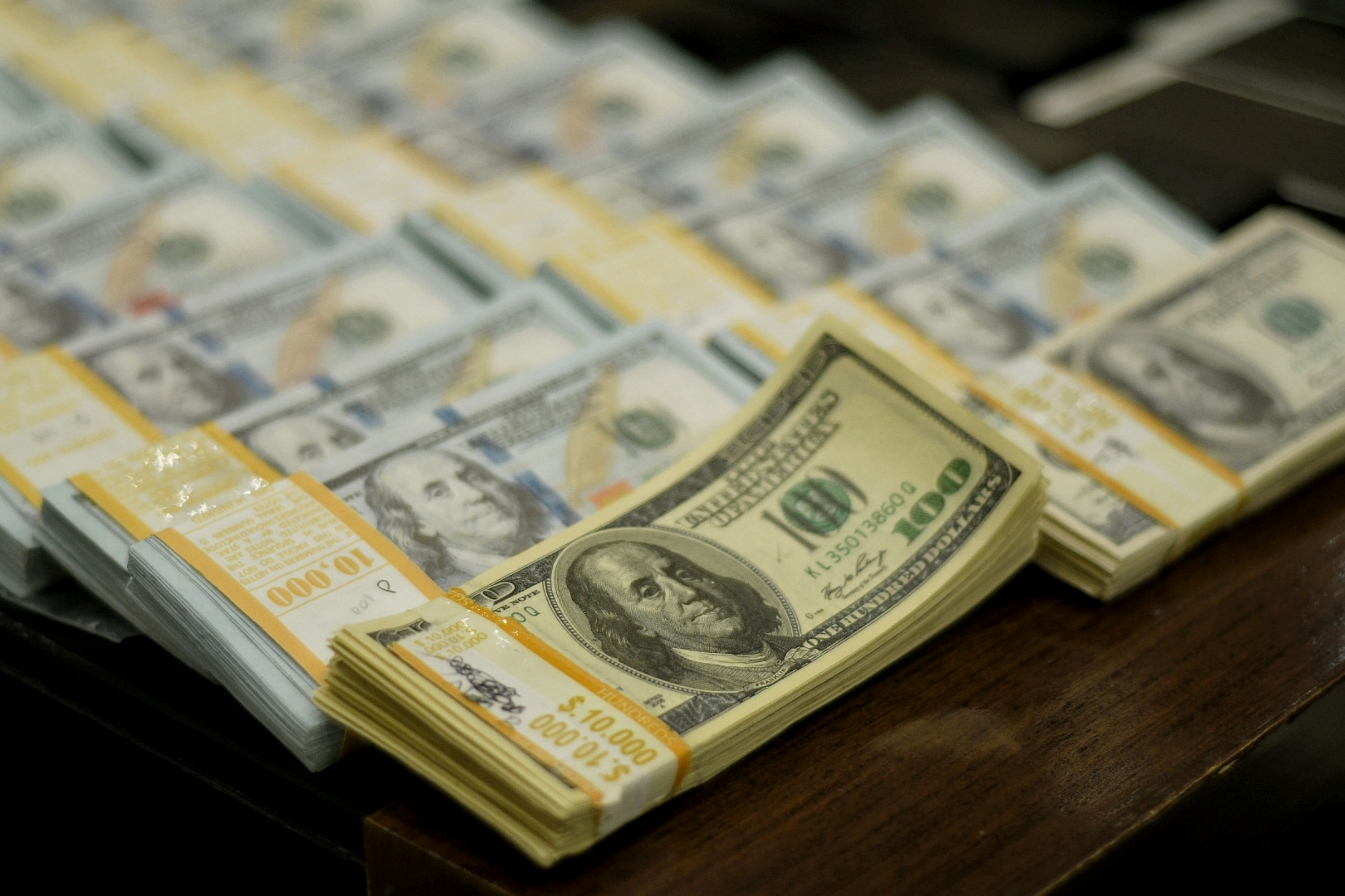 Pergerakan Yuan dan Rupiah Terhadap Dolar AS Melemah, Dampak Global Terasa