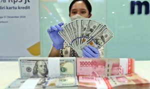 Rupiah Menguat Terhadap Dolar AS Berkat Surplus Neraca Perdagangan RI