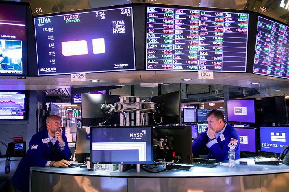 Wall Street Melemah Setelah Data Inflasi Tinggi, Harapan Pemangkasan Suku Bunga Federal Reserve Terkikis