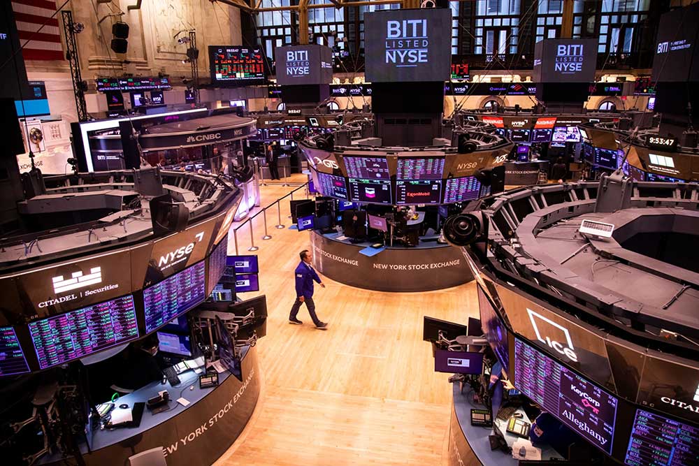 Wall Street Menguat Dipicu Data Pekerjaan yang Kuat, Investor Pantau Kebijakan Moneter Fed