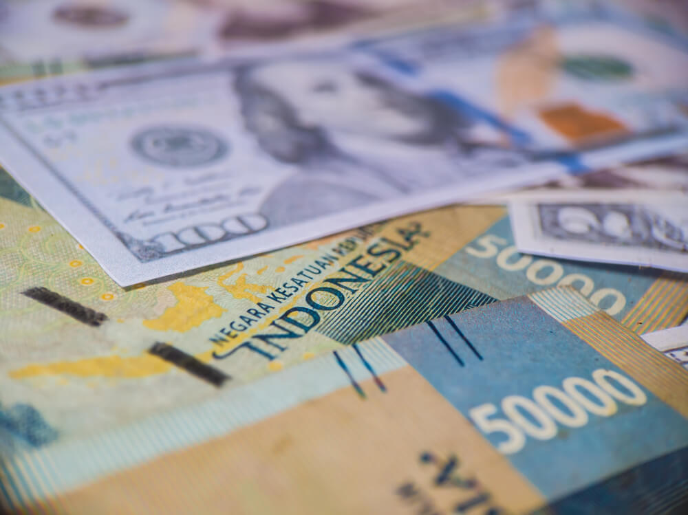 Nilai Tukar Rupiah Terhadap Dolar AS Merosot di Transaksi Antarbank Jakarta