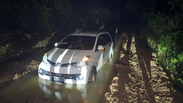 Satu Keluarga Ditemukan Meninggal di Dalam Mobil Saat Perjalanan Lebaran