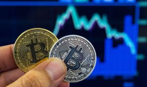 Bitcoin & Ethereum Melewati Volatilitas, XRP dan Terra Luna Memikat Investor