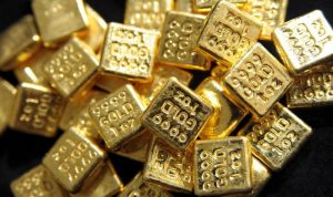 Harga Emas Turun Jelang Akhir Pekan, Logam Mulia Antam Catat Penurunan Signifikan