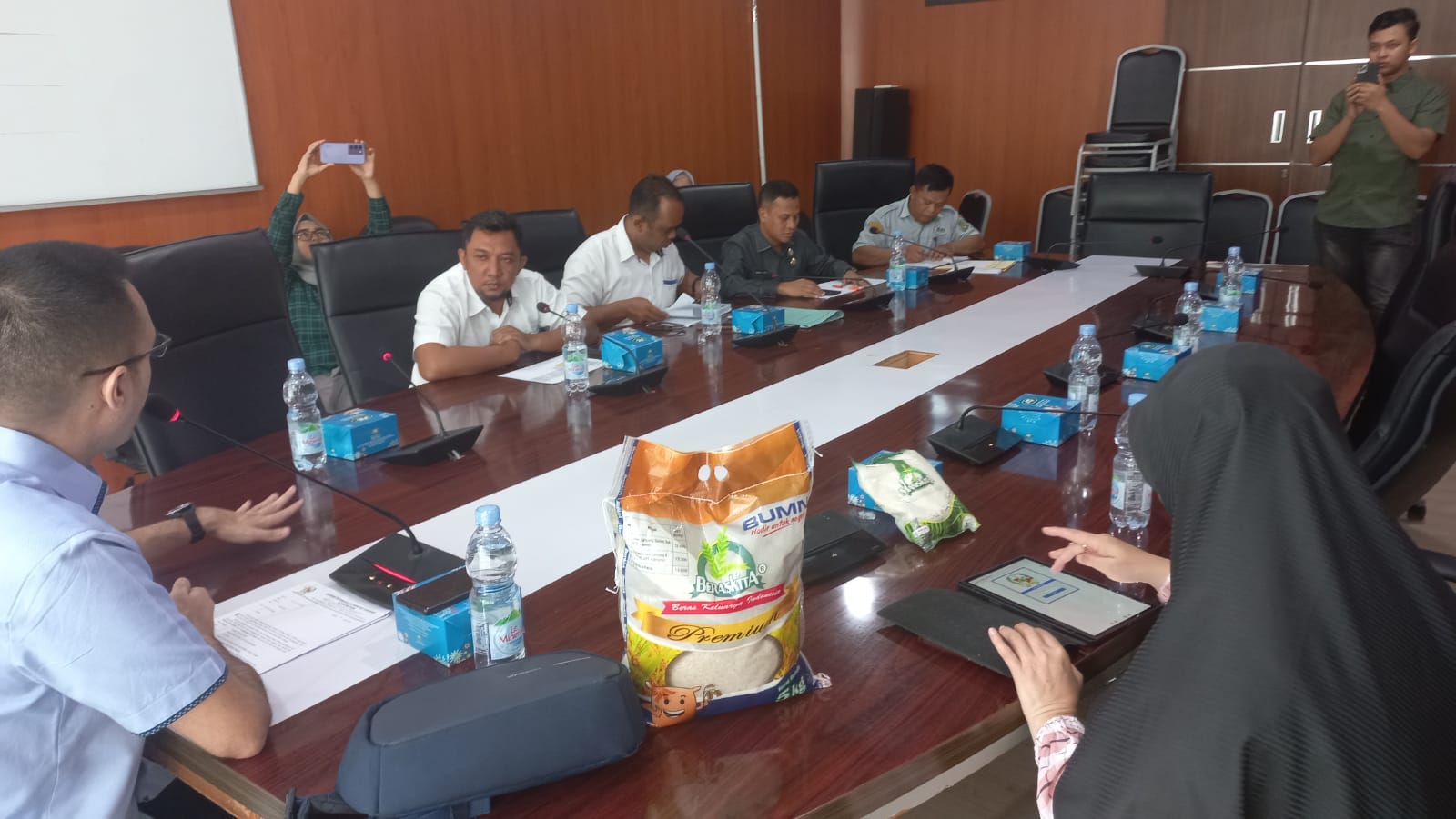 Kadiakop UKM Perindustdian fan Perdagangan tidak hadiri RDP di Gedung DPRD Medan. BP/erwan