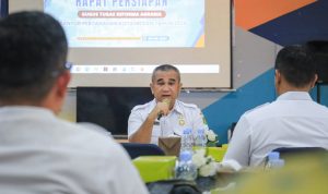 Asisten Pemerintahan dan sosial Muhammad Sofyan saat memberikan arahan. BP/erwan