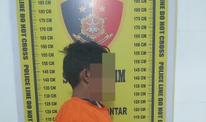 Pelaku yang diamankan petugas kepolisian.(Istimewa).