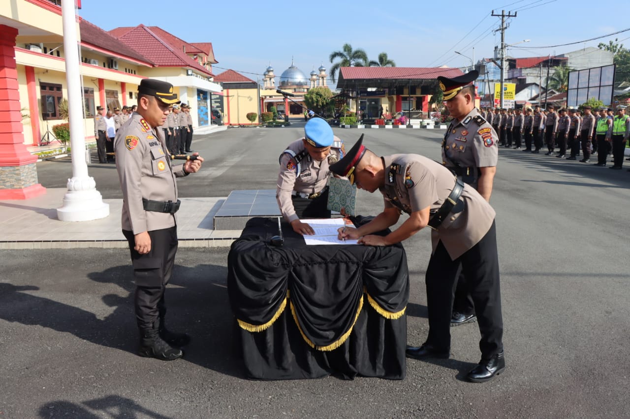 Kapolresta Deli Serdang memimpin kegiatan Sertijab.(Istimewa)