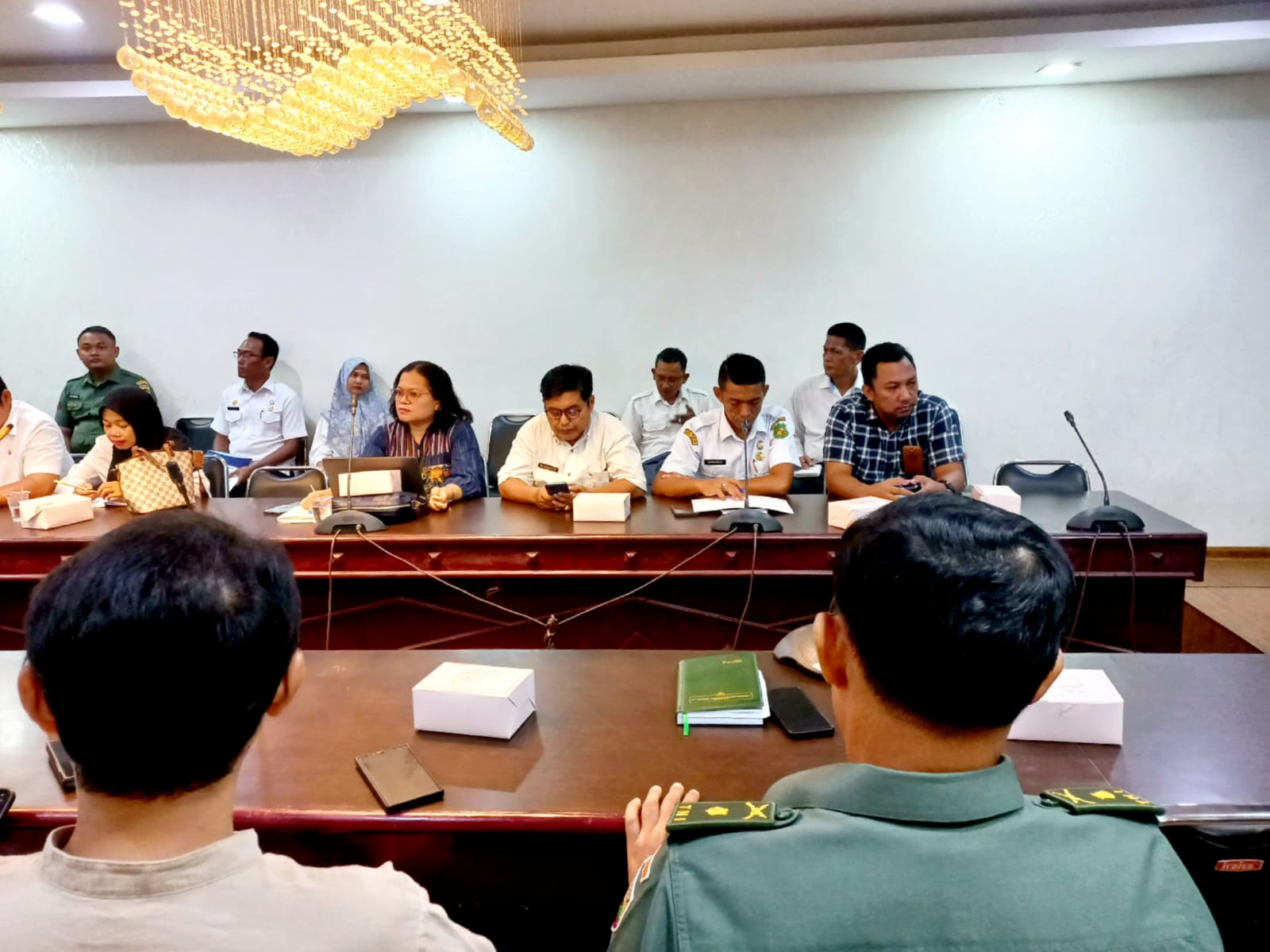 Dirut PUD Pasar Medan Suwarno saat mengikuti Rakor TPID. BP/erwan