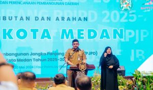 Wali Kota Medan Bobby Nasution saat menyampaikan sambutannya. BP/erwan