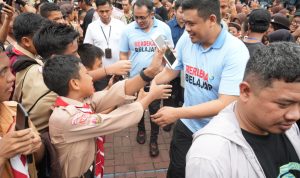 Wali Kota Medan Bobby Nasution saat acara Gebyar Pendidikan di Lap. Benteng Medan, Minggu (26/5/2024). BP/erwan