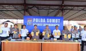 Kapolres Labuhanbatu dan anggota melakukan kegiatan konferensi pers.(Istimewa).