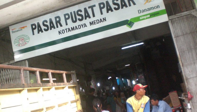 Aktivitas pedagang Pasar Pusat Pasar Medan. BP/erwan