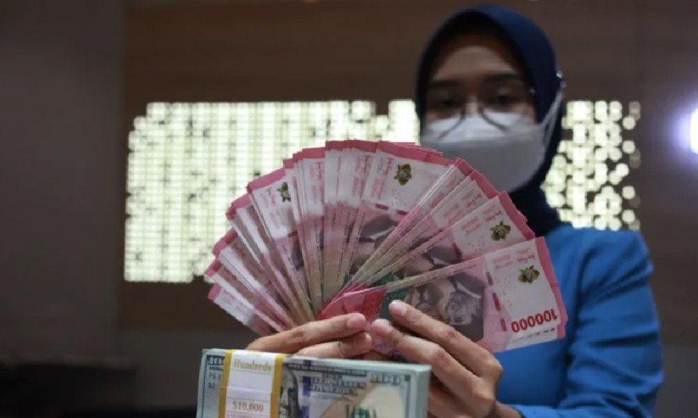 Kurs Rupiah Melemah 0,16 Persen Terhadap Dolar AS