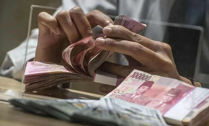 Kurs Rupiah Terhadap Dolar AS Melemah, Ekspektasi Penurunan Suku Bunga Meningkat