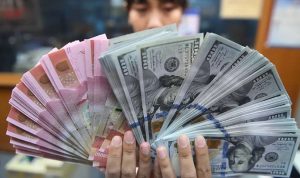 Nilai Tukar Rupiah Terhadap Dolar AS Tergelincir, Mencapai Rp16.040 pada Pagi Hari