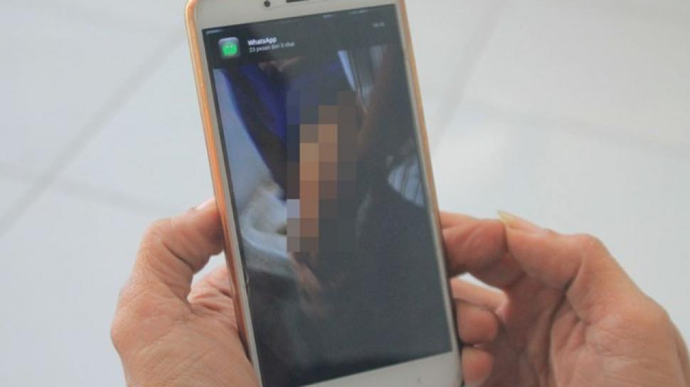Polisi Selidiki Video dan Foto Mirip Sekda Taput yang Diduga Mesum dengan Wanita