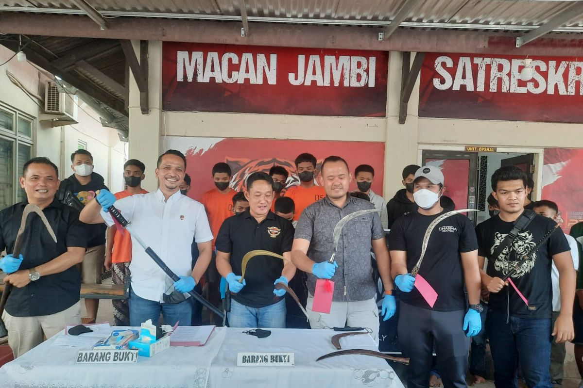 Polisi Tangkap 8 Remaja Terindikasi Geng Motor di Kota Jambi