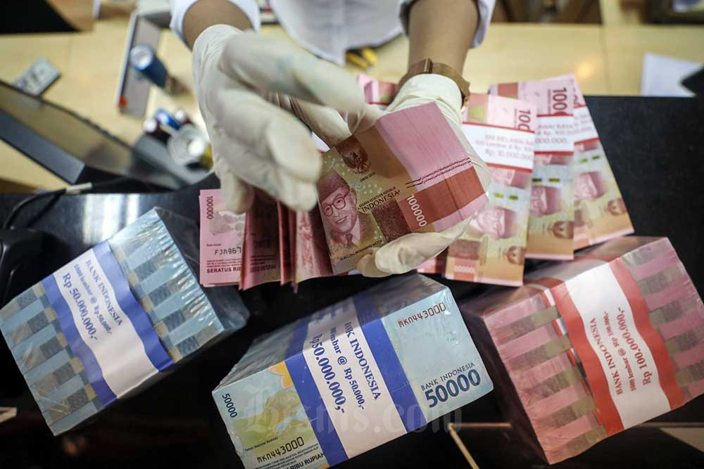 Rupiah Melemah di Awal Pekan Menjelang Pengumuman Data Inflasi AS