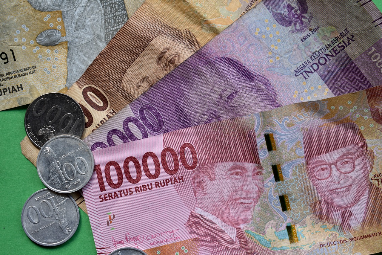 Rupiah Ambruk, Tenaga Kerja Terancam PHK
