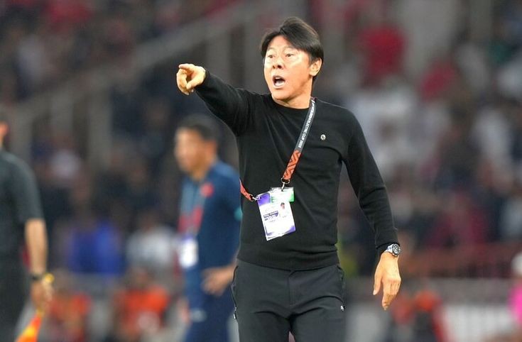 Coach Shin Tae-yong Tantang Flu dan Stres: Laga Hidup Mati Indonesia vs Filipina!