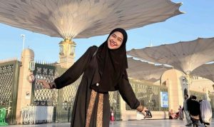 Ria ricis saat melaksanakan ibadah umroh