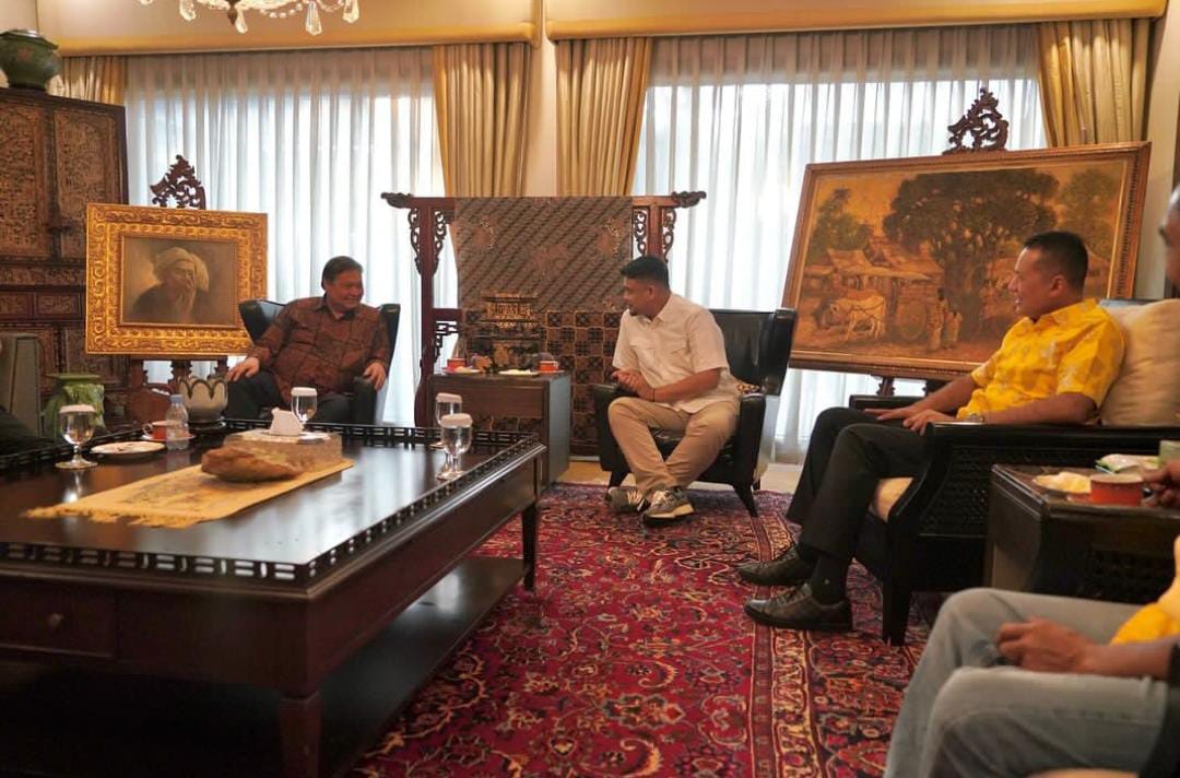 Pertemuan Ketua umum partai Golkar dengan Bobby Nasution. penyerahan rekomendasi untuk pencalonan calon gubernur Sumut 2024. (Instagram Bobby Nasution)