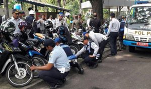 Pemprov DKI Tertibkan Parkir Liar Mulai Hari Ini, Begini Caranya. Ilustrasi Parkir liar/Berita Jakarta