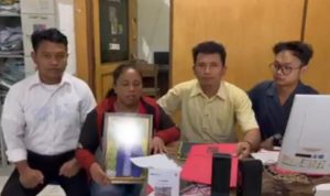 Foto orang tua korban bersama dengan LBH Medan (Dok. Instagram LBH Medan)