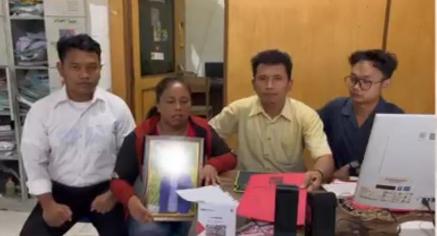 Foto orang tua korban bersama dengan LBH Medan (Dok. Instagram LBH Medan)