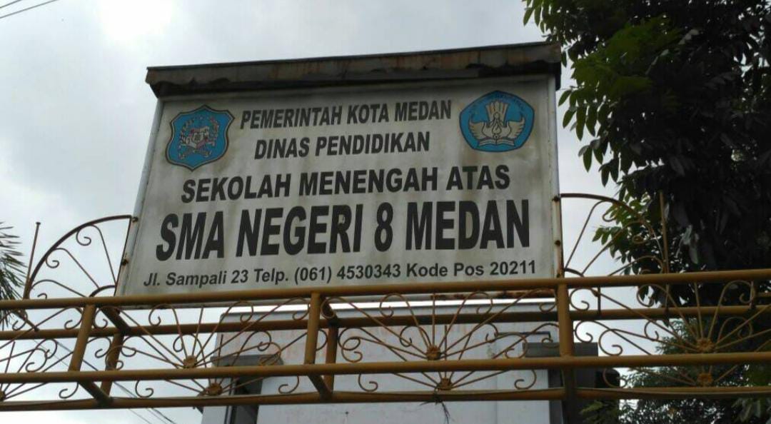 Pamplet SMAN 8 Medan