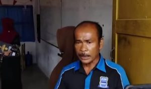 Foto Orang tua siswi SMAN 8 Medan kasus siswi berprestasi tidak naik kelas