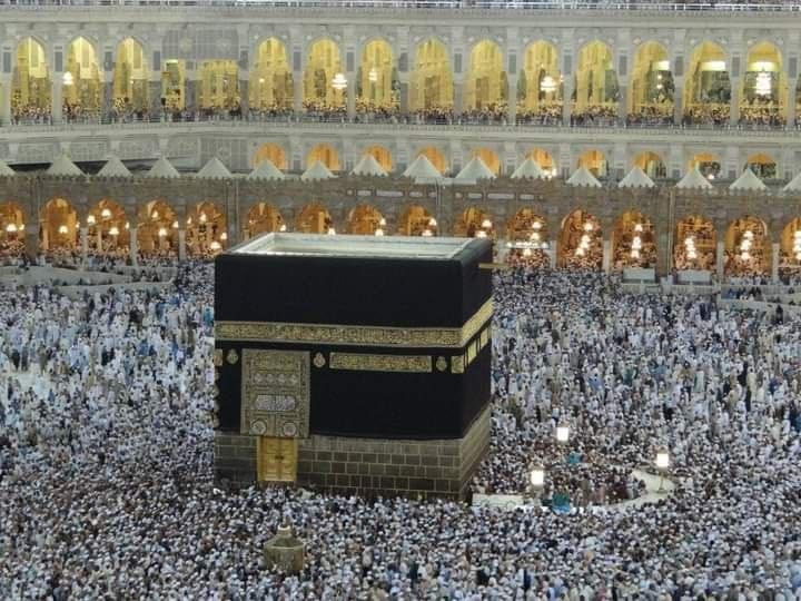 Ilustrasi pelaksanaan ibadah haji di Ka'bah mekkah