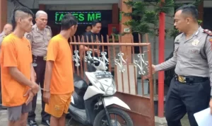 Foto 2 pelaku pencuan pagar.