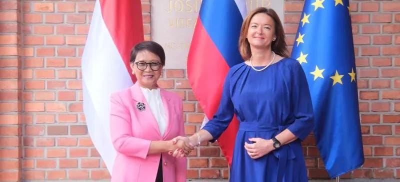 Mentri luar Negeri RI Retno Marsudi dan Menlu Slovenia Tanja Fajon bertemu di Ljubljana.