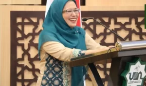 Rektor Universitas Islam Negeri SUmatera Utara (UINSU) Medan Prof. Dr. Nurhayati, M.Ag.