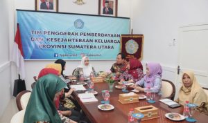 Penjabat (Pj) Ketua Tim Penggerak Pemberdayaan Kesejahteraan Keluarga (TP PKK) Sumatera Utara, Tyas Fatoni, mengikuti Rapat Koordinasi Kesiapan Pelaksanaan Hari Anak Nasional (HAN) 2024 secara virtual.