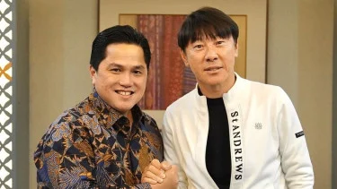 Kabar menggembirakan datang dari dunia sepak bola Indonesia. Ketua Umum PSSI, Erick Thohir, mengumumkan bahwa kontrak pelatih Timnas Indonesia, Shin Tae-yong, diperpanjang hingga 2027.